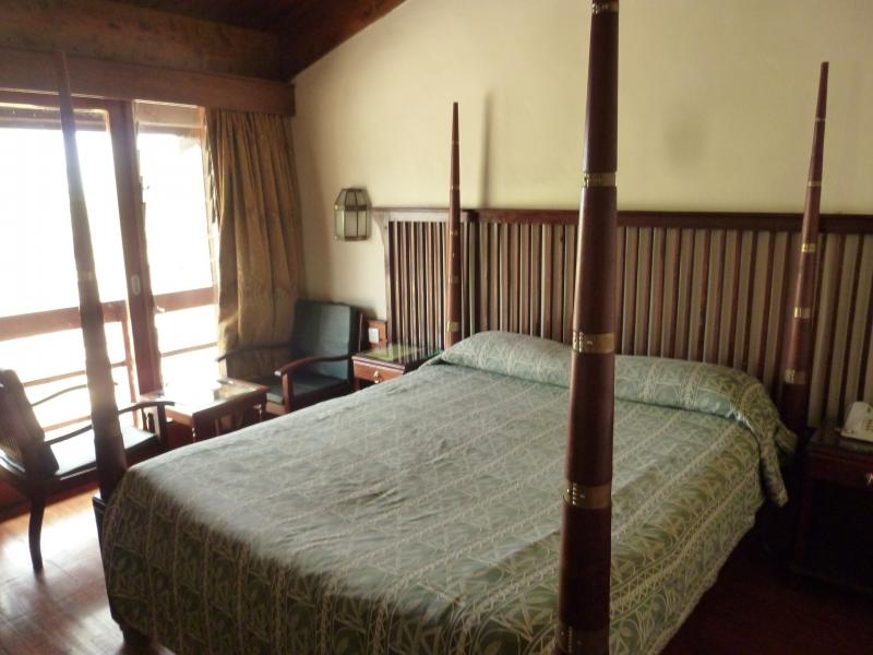 Middle class lodge safari